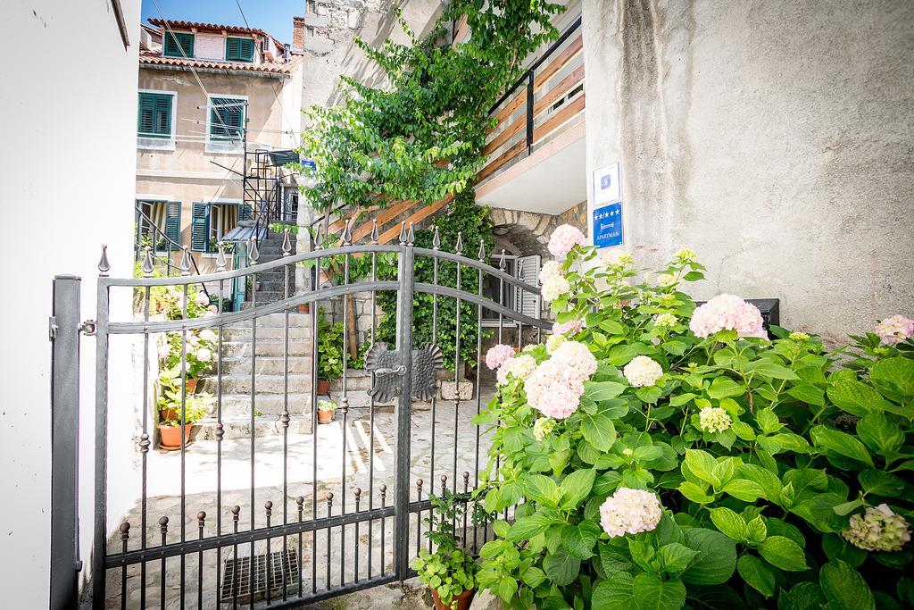 Apartments Sara Hvar Town Exterior foto